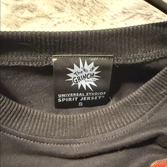 Black Fleece Grinch Spirit Jersey with Festive Embroidery - Picture 4 of 4